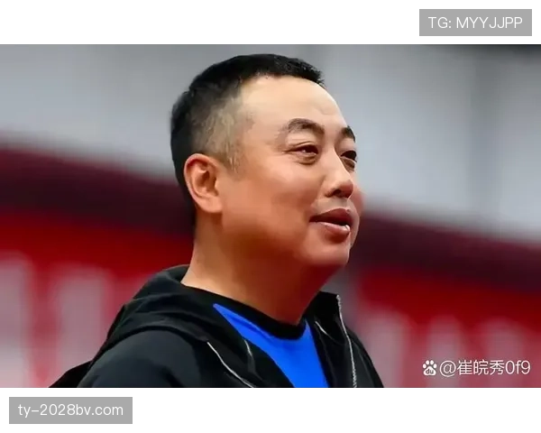 刘国梁私照像豪宅画报，训场又像军营——这反差看得我傻了